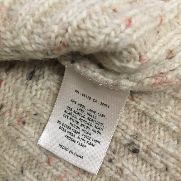 ✅Charlie and Robin Button Berm Speckle Sweater - Picture 6 of 8